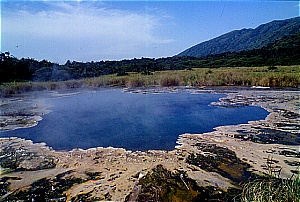 semliki park wildlife crater lake